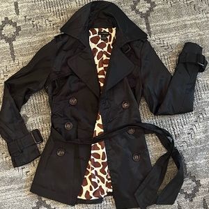 Gracia Giraffe Print Black Silk Satin Trench Tie Coat